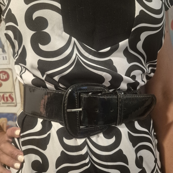 Black and white sleeveless dress - Picture 10 of 12